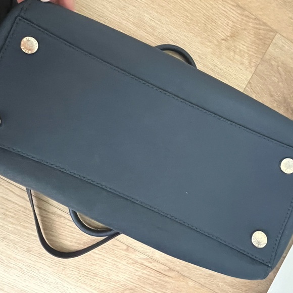 Michael Kors Navy tote - Picture 5 of 6